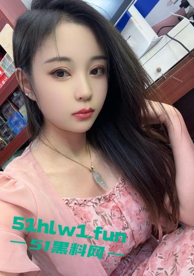 抖音【Alina】线上卖烟线下卖逼，副业带流量，主业卖逼才是真正赚钱的路子，靠当鸡买豪车豪宅！-3