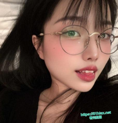 台湾网红一顆糖和金主的做爱视频曝光 极品大奶嫩妹被金主爸爸无套猛干 调教成母狗口爆颜射-5