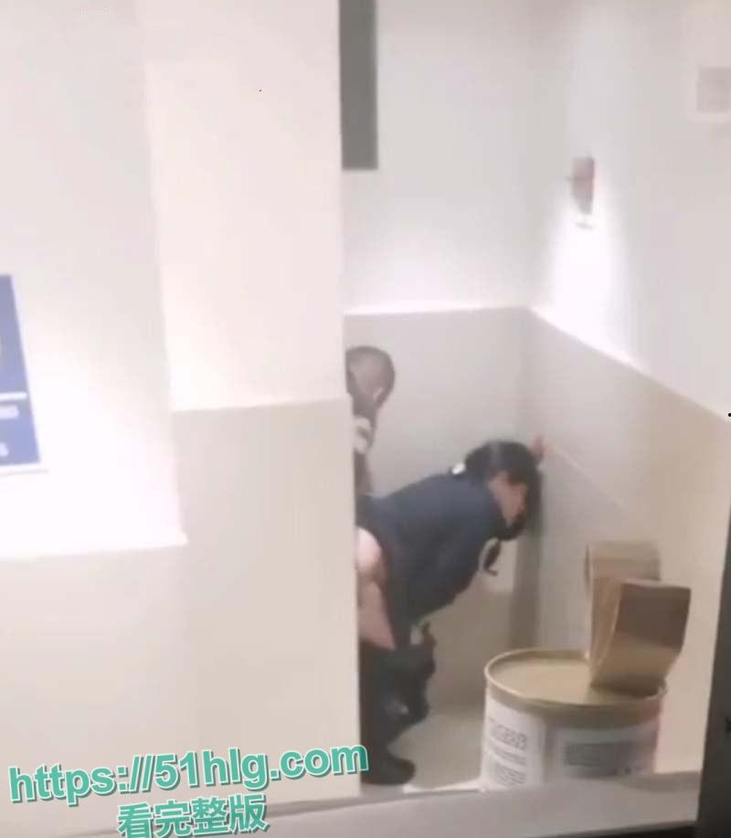 国外大瓜警察也疯狂! 【墨西哥】女警【劳拉·塞贡】多与同事偷情视频全网疯传 厕所巡逻车到处留情 刺激不已-4