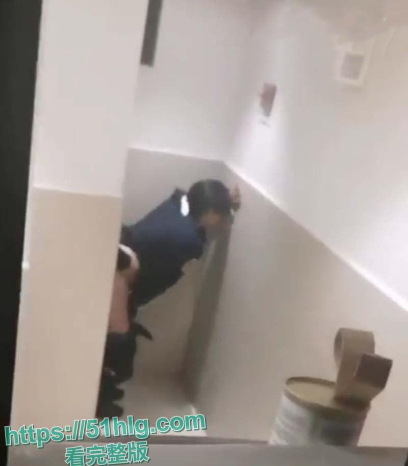 国外大瓜警察也疯狂! 【墨西哥】女警【劳拉·塞贡】多与同事偷情视频全网疯传 厕所巡逻车到处留情 刺激不已-8