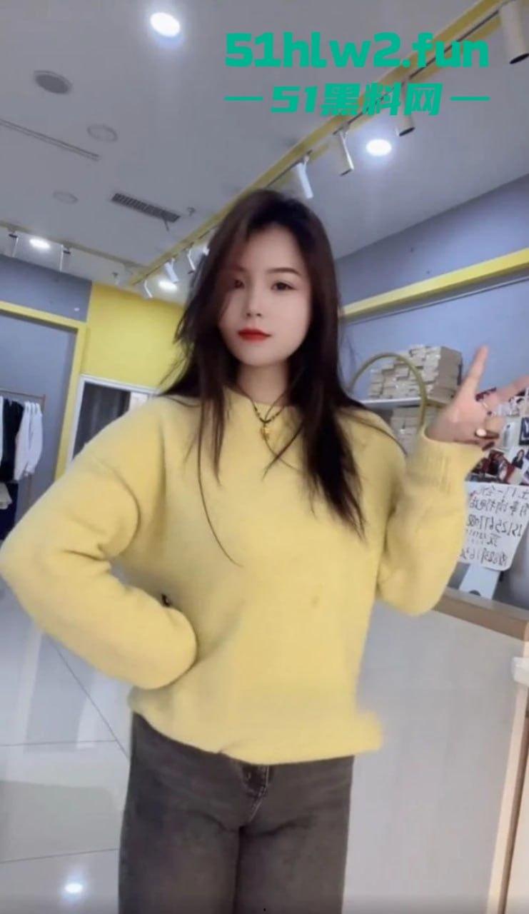 快手擦边网红【小婊妹】露骨收费福利曝光,300元欣赏自慰秀2000元线下约会干炮激情一夜。-2