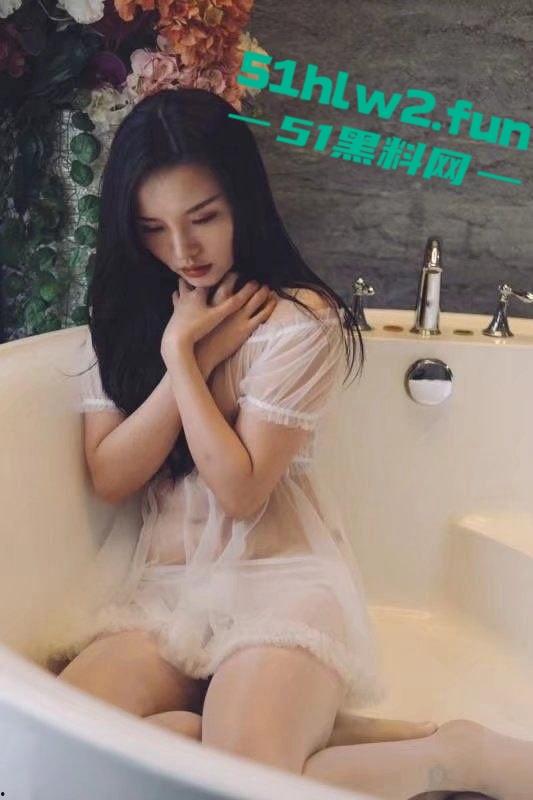 淫妇老公刚出门就偷吃,骚逼夹得情夫爽翻天,口活玩到直射,湿漉漉的穴简直榨精神器!-5