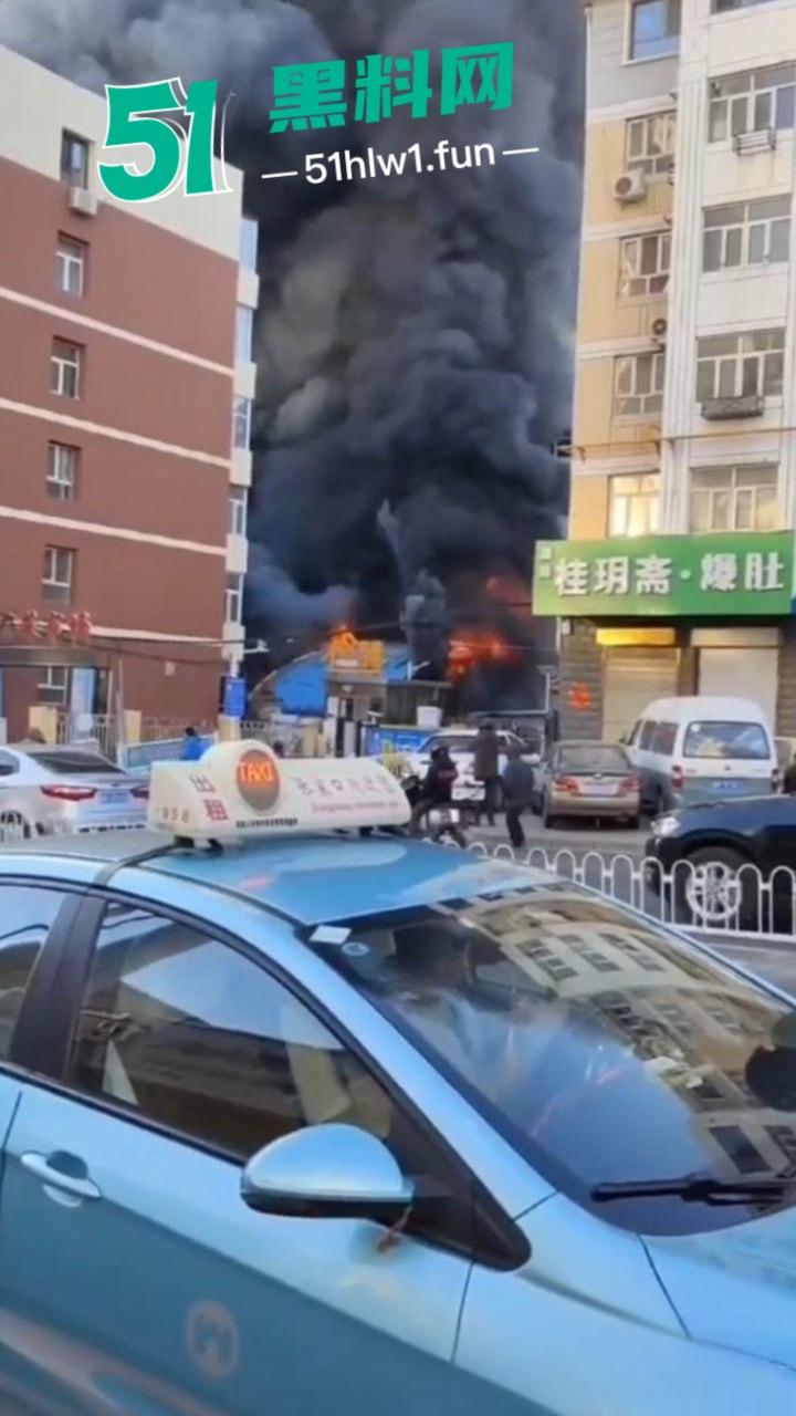 河北张家口突发火灾【力广菜市场】发生特大火情,目前已致8死15伤现场画面流出 这也太惨了。-2