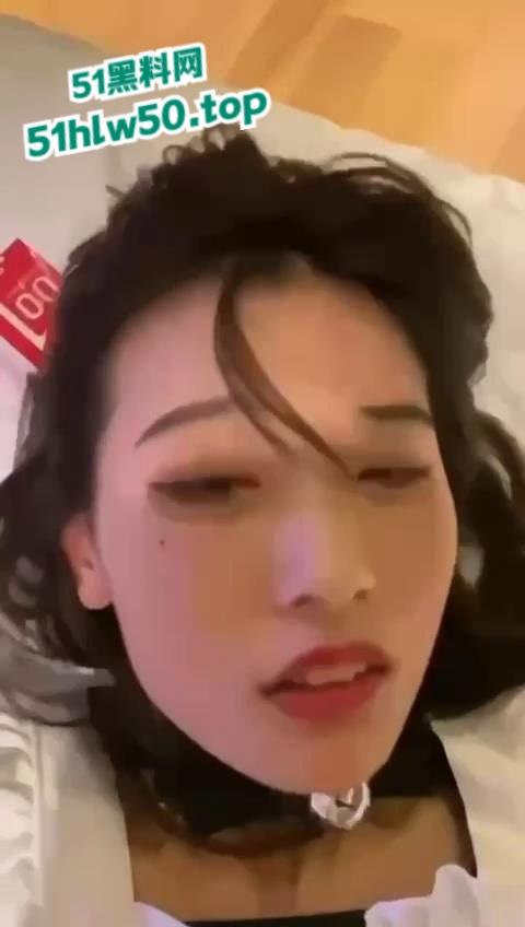 成都师范学院极品嫩妹【梁山雅】女仆装，金主爸爸无套狂操嫩穴，黑丝后入颜射吃鸡！-4