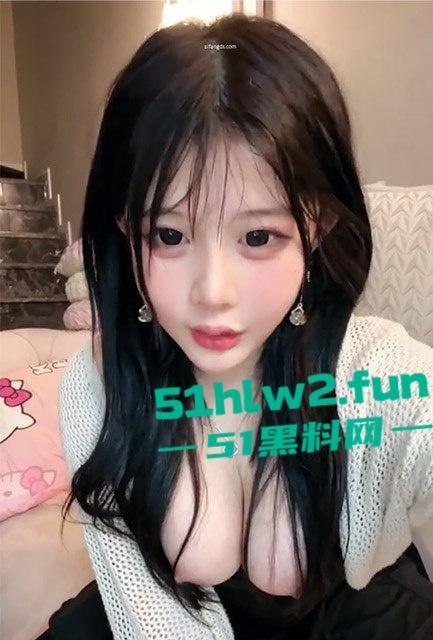 超美主播【猪猪侠 】彻底沦陷 从擦边主播到色情黄播 用震动笔自慰到高潮 淫水潮喷湿透床单!-6