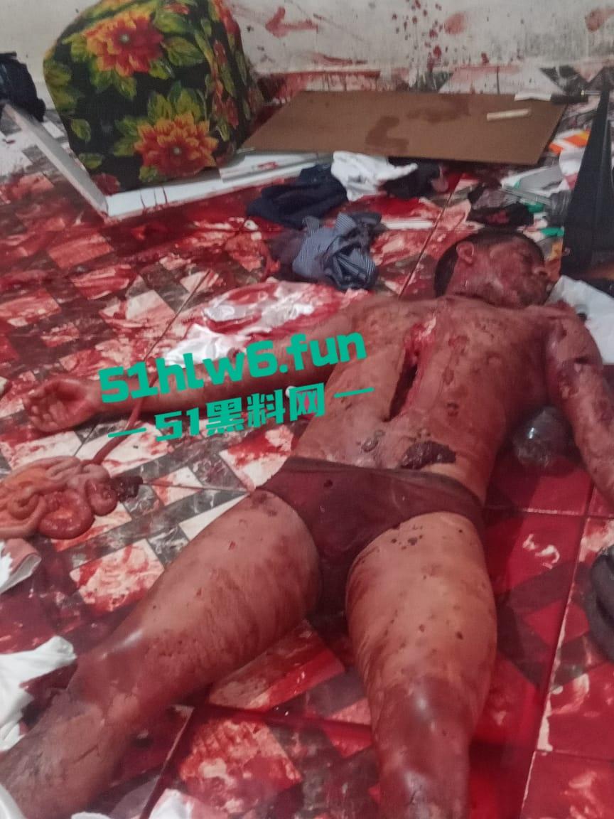 【血腥恐怖】印度三哥被妻子开膛破肚,男子为高种姓白人行为恶劣强奸妻子家人,终被妻子发现后杀害。-8