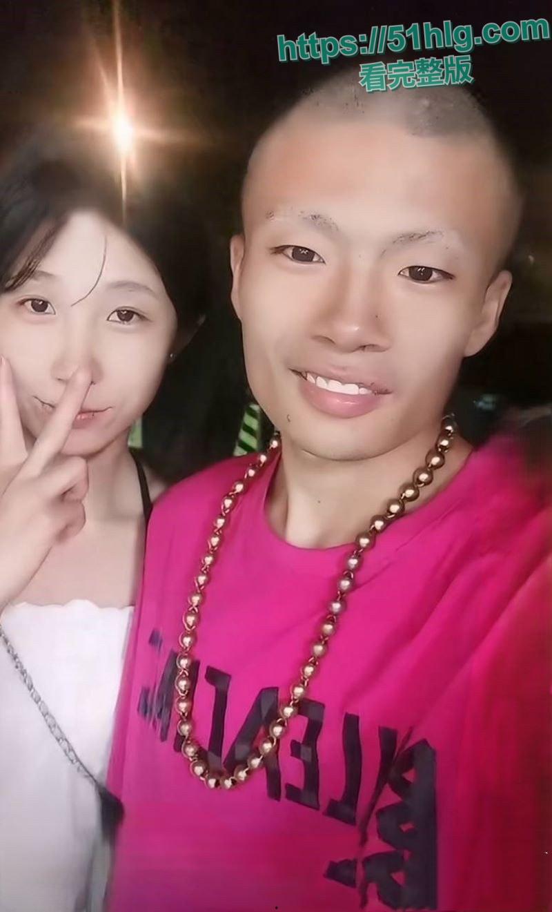 【沈阳】爆火的精神夫妻【龙王龙妃】性爱泄密 灵活舌头狂舔黑扇贝 无套打桩颜射一脸 多人群交 骚到极致-5