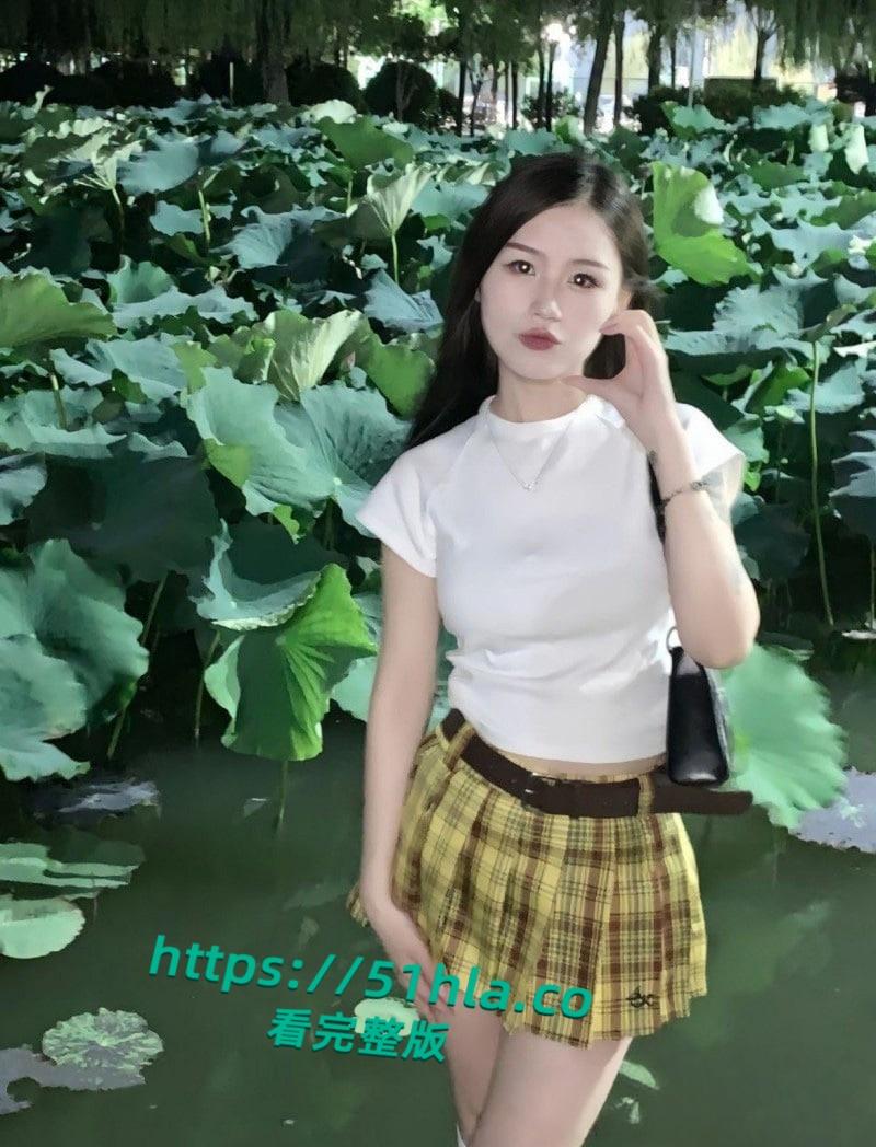 陕西西安极品舞蹈生惨遭分手后被渣男曝光,私拍深喉口爆一字马样样精通,完美露脸淫骚至极!-3