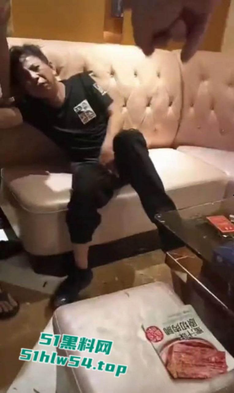 汕头潮阳自然局局长【欧镇武】KTV寻欢被老婆抓奸，后咬坏鸡巴事后竟报警，自投罗网被抓的事件！-4