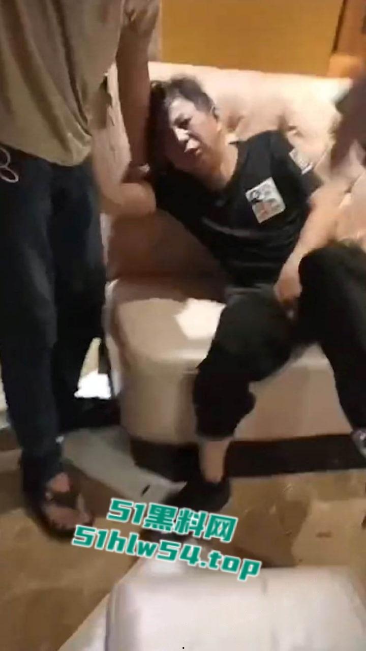 汕头潮阳自然局局长【欧镇武】KTV寻欢被老婆抓奸，后咬坏鸡巴事后竟报警，自投罗网被抓的事件！-5