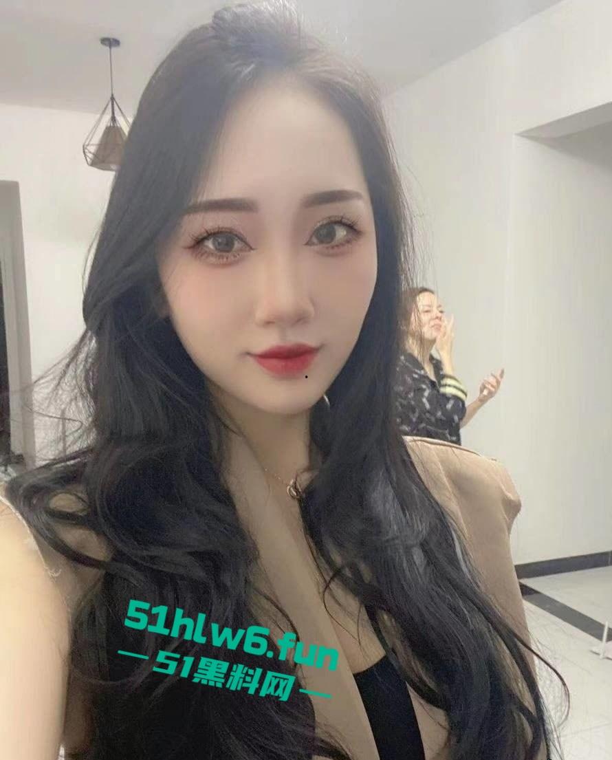 湖南衡阳骚母狗【肖丽】被爆出淫荡视频,最爱观音坐莲内射和口爆真骚到骨子里!-4