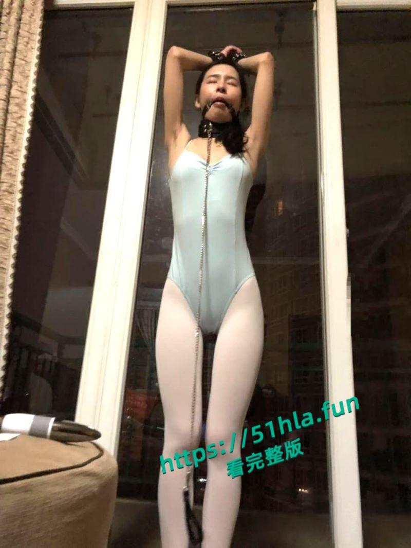 舞蹈系校花【秋燕燕】炮友调教拍摄，舞蹈服勾勒完美曲线，深喉口交秀精湛口技！-5