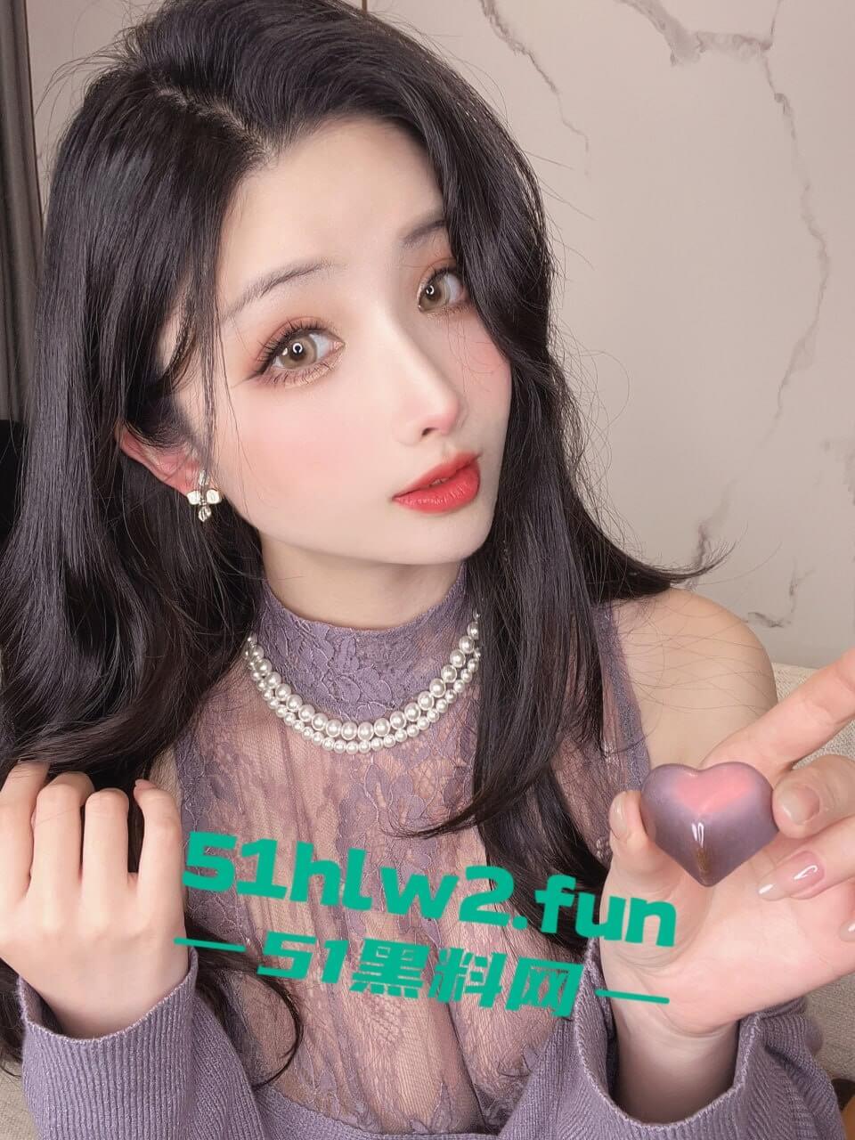 情人节特别限定,巨颤的蜜桃好臀D罩大奶黑丝美腿绝世尤物【凉凉子】 小妈纯欲脸让你射的比德芙还丝滑!-2