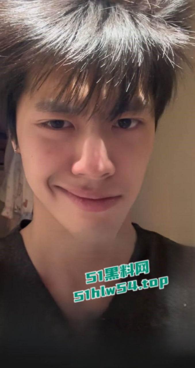 百万网红【碎叫叫】【626】分手内幕大揭秘，抖音情侣博主翻车高颜值CP崩塌，性爱视频还惨遭流出！-5