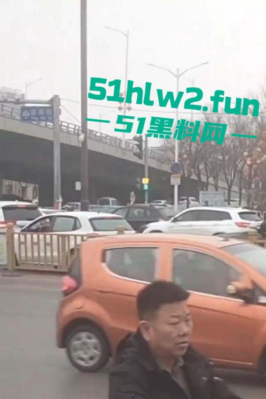 山西晋中疑似欠钱不还引发命案,蕴华街汇通路一死一伤,现场拥堵警方封锁,传言满天飞!-8