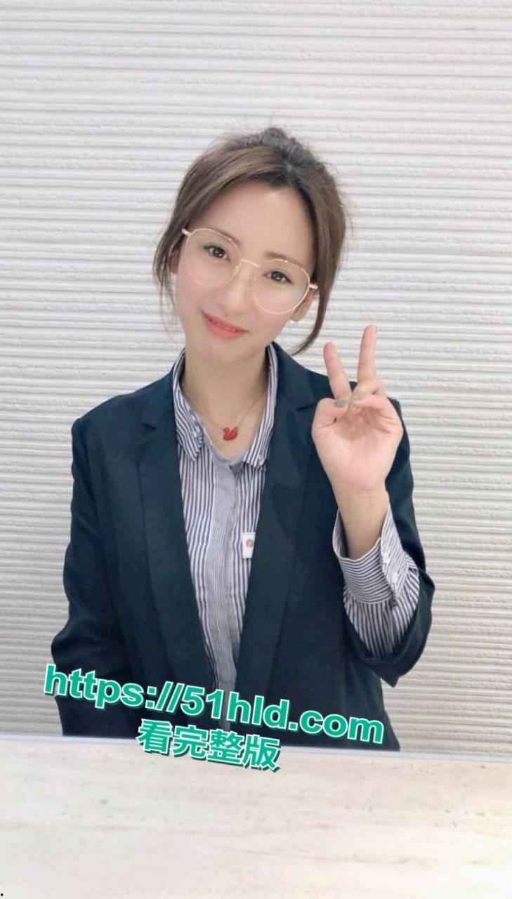 商场销售员【球球】职场潜规则偷情视频曝光,异地恋寂寞难耐被领导暴力抽插,打屁股视觉冲击拉满!-5