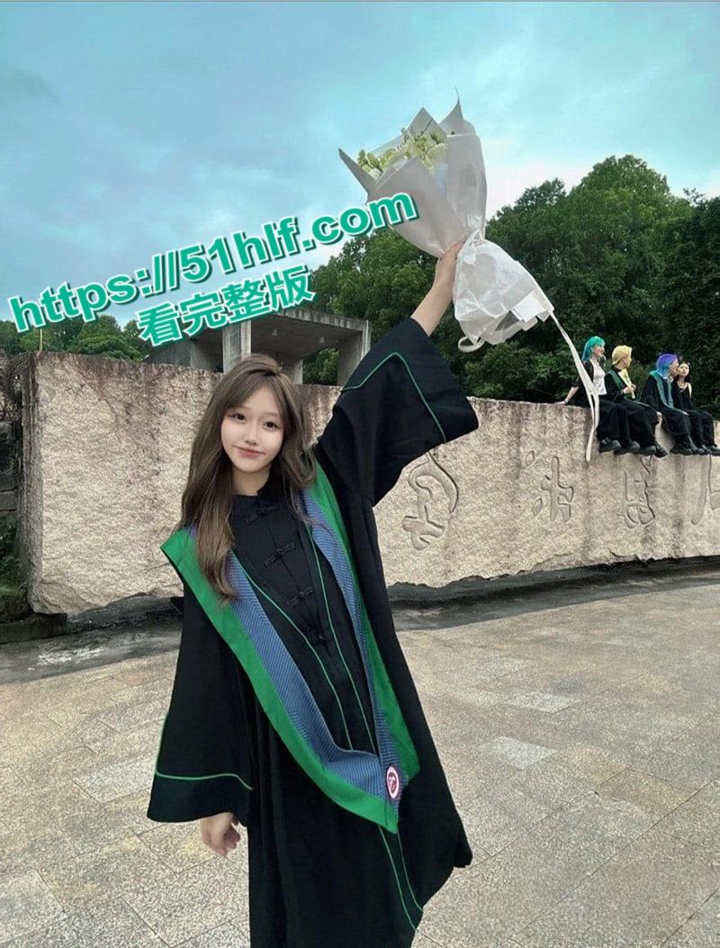 美术学院高颜值女大学生【江晓晓】不雅视频流出，多种情趣内衣大秀诱人胴体，高超口技榨取金主精华！-4