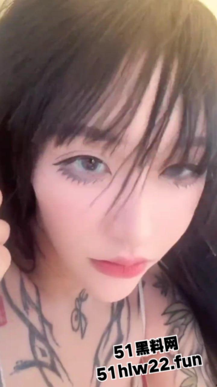 抖音超高颜值极品符文女神【九条南无】化身网红界最骚淫女,各种造型假屌玩插穴自慰,宠粉私拍福利流出。-4