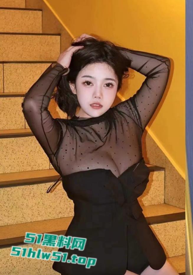 海角社区绿毛龟调教高颜值淫妻,华伦天奴少妇沦为反差骚货淫语骚话满天飞!-4