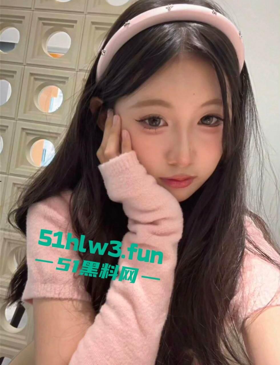 超性感大眼妹【刘亦欣】可爱颜值长腿反差婊,萝莉脸御姐身性感尤物修长美腿超诱人,做爱私拍被渣男流出。-3