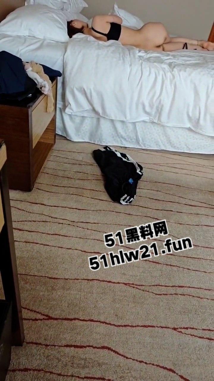 炮王开僻操妹新渠道，女监门口诱拐失足少女便宜活好易得手，就连杀过人的妹子也被按倒猛操。-4