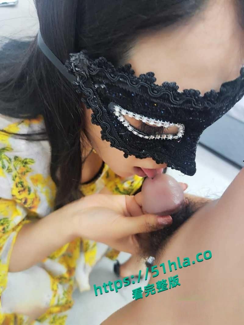 乱伦系列之嫂子，嫂嫂丝足收割机新作，强奸穿黄色战袍黑丝的骚货嫂子！-4