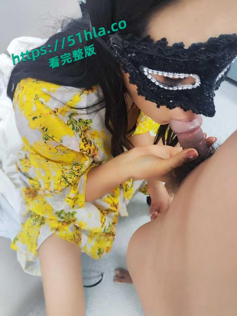 乱伦系列之嫂子，嫂嫂丝足收割机新作，强奸穿黄色战袍黑丝的骚货嫂子！-5