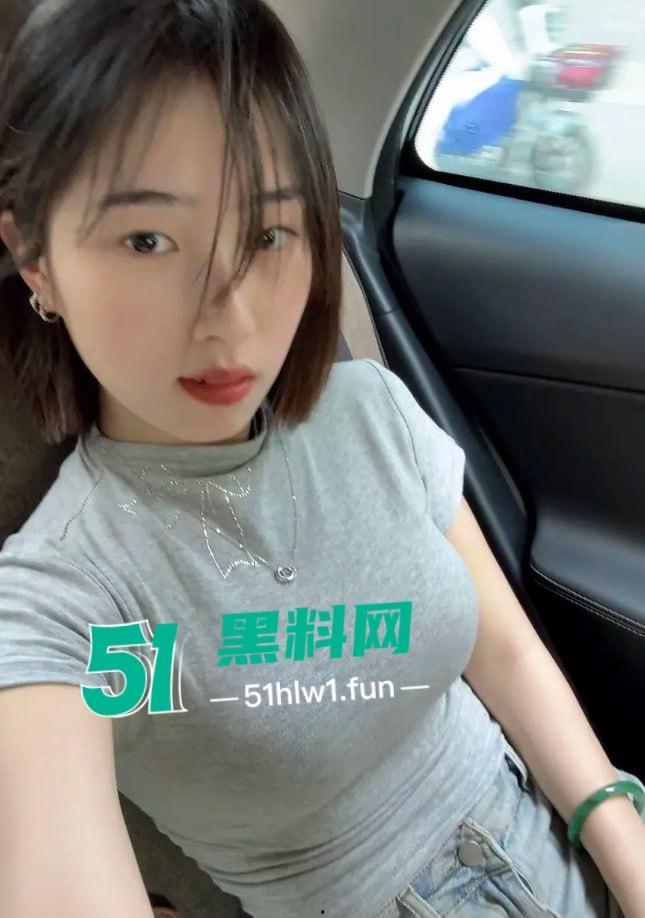 抖音短发【恶毒小姨】直播走光,忘关摄像头换衣全过程曝光,封号后又重新开播,居然还是这套路!-8