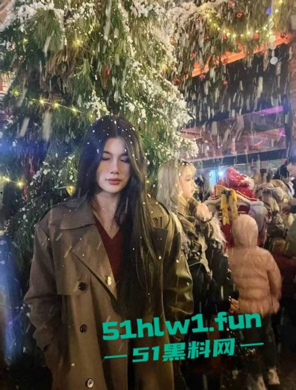 厦门反差婊【刘欣语】神似王祖贤的御姐气质,约酒吧帅哥打炮5分40秒啪啪性爱视频流出。-11