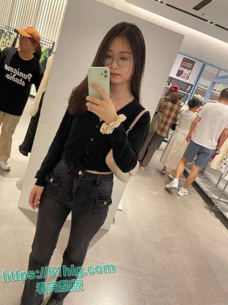 深圳北航校花【赵蕊】性感约炮！红色蕾丝情趣装引诱满场， 雪白嫩体爆发无限快感，骚态撩人-5