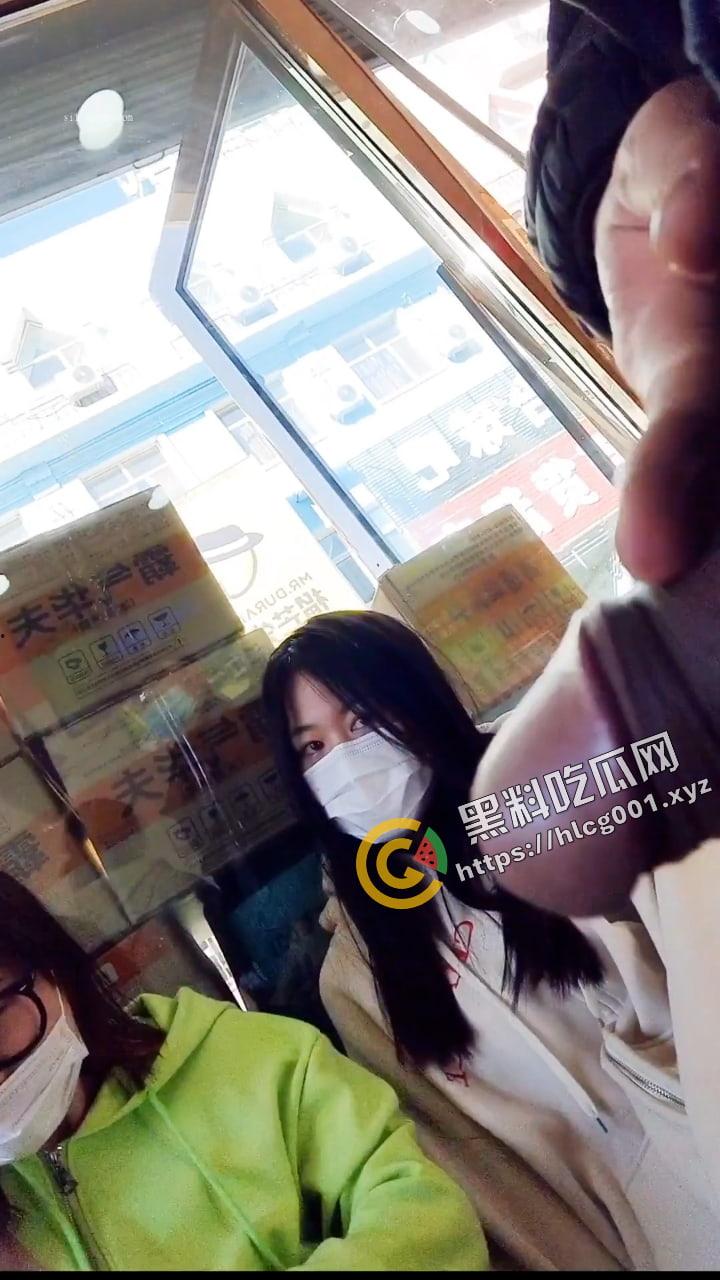 国产大变态 街射篇 速射通关达人 专门挑街头的年轻路人妹子露屌 主打一个真实 (四)-2