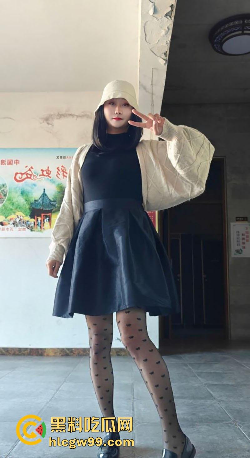 山东潍坊少妇快手网红【郑丹丹的丹】情人节约炮视频流出,姨妈期都要干,还不许炮友录像!-5