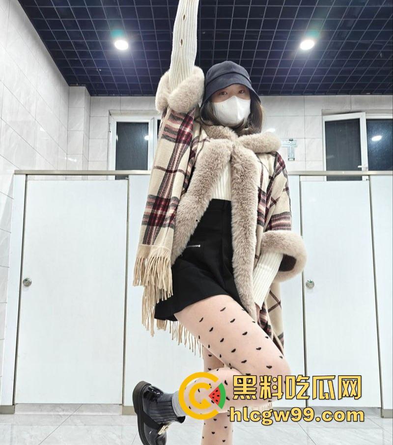 山东潍坊少妇快手网红【郑丹丹的丹】情人节约炮视频流出,姨妈期都要干,还不许炮友录像!-8