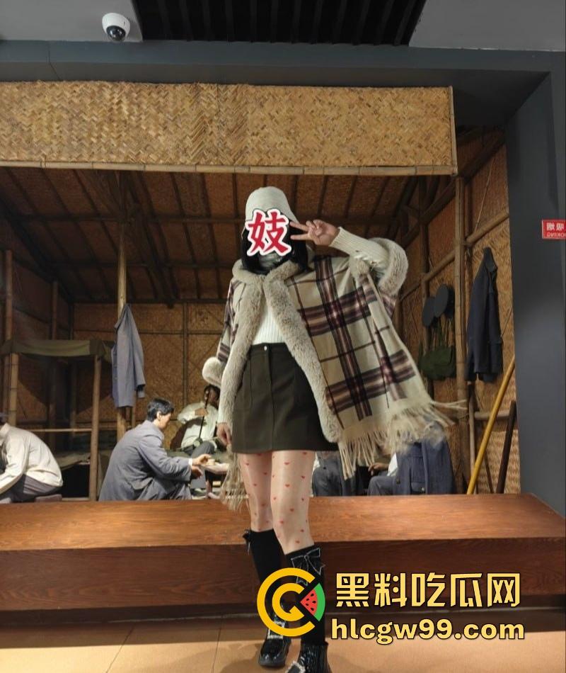 山东潍坊少妇快手网红【郑丹丹的丹】情人节约炮视频流出,姨妈期都要干,还不许炮友录像!-9