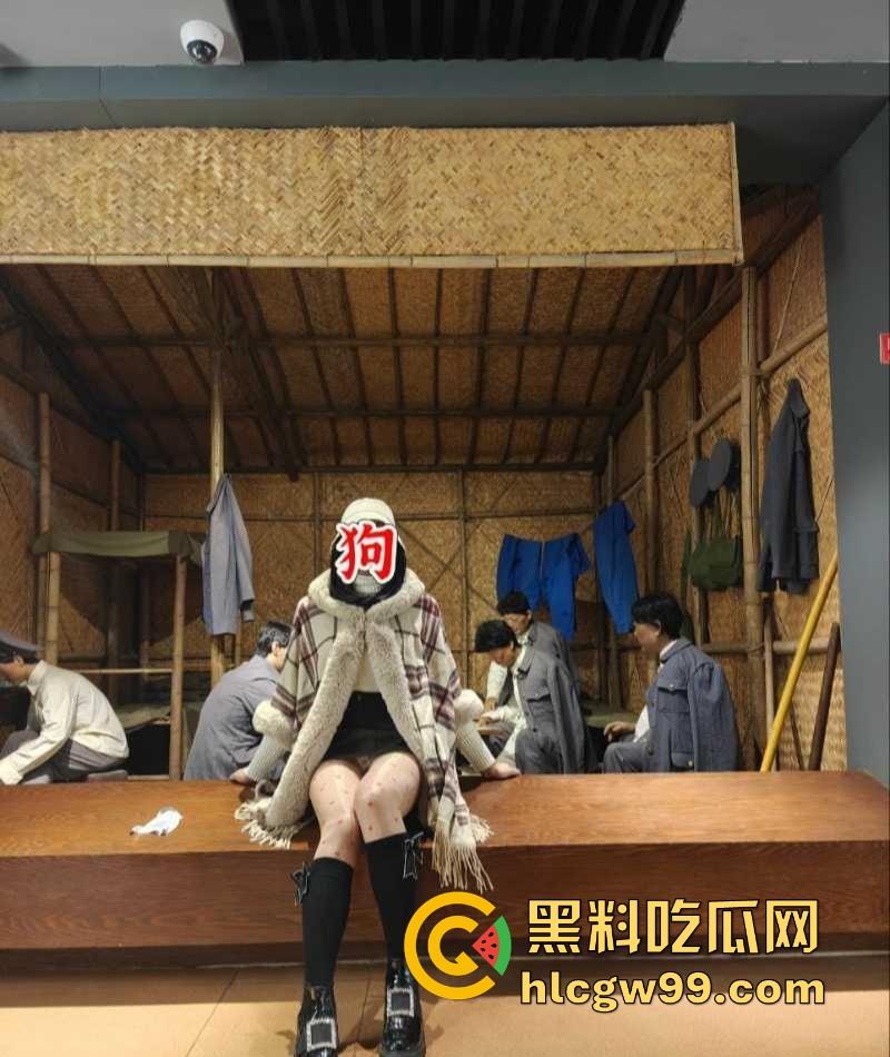 山东潍坊少妇快手网红【郑丹丹的丹】情人节约炮视频流出,姨妈期都要干,还不许炮友录像!-11