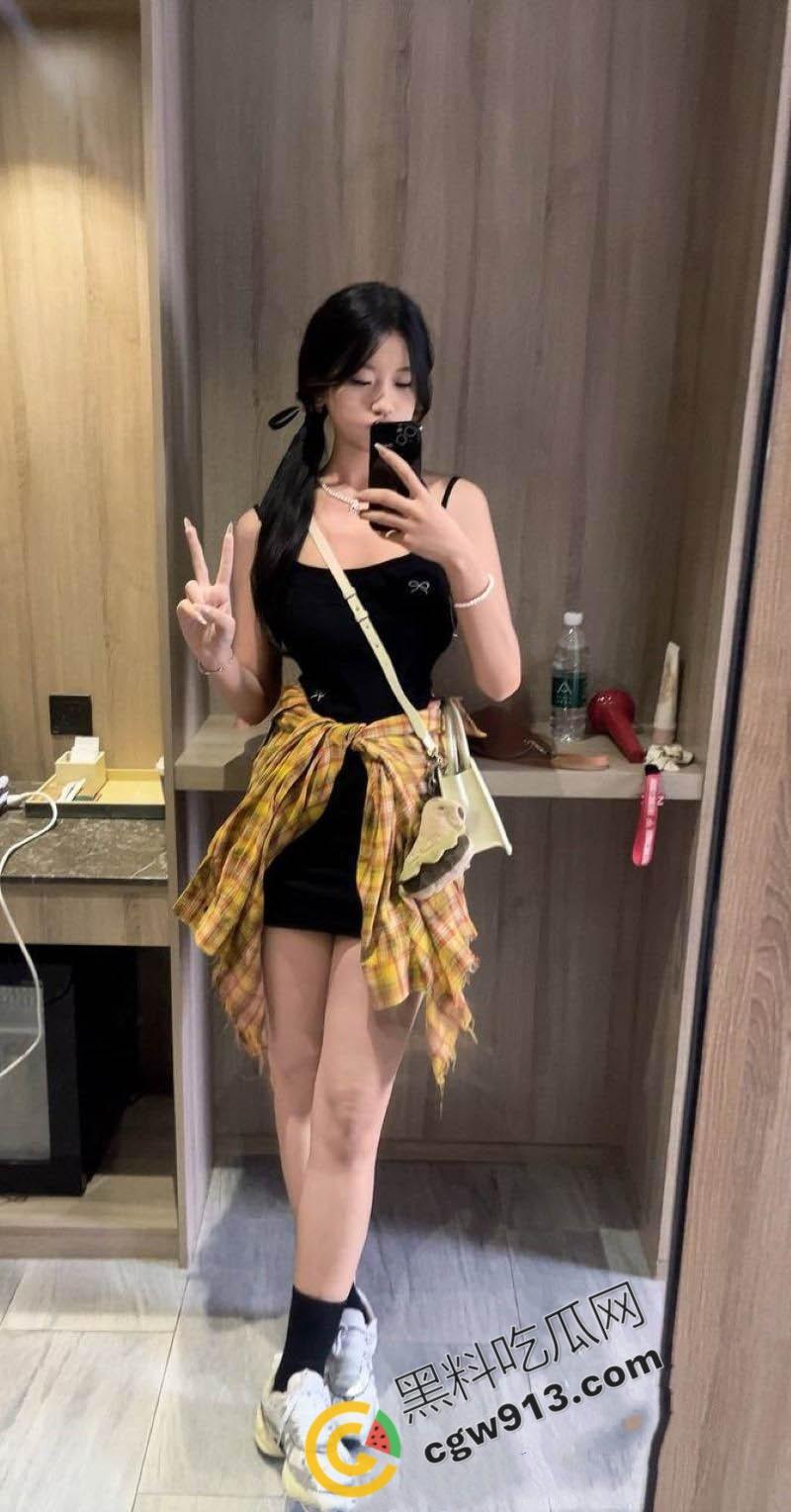 成都高颜值拜金婊陈昕怡的荒淫生活曝光:诱惑金主反遭报复,淫荡画面引爆网络-3