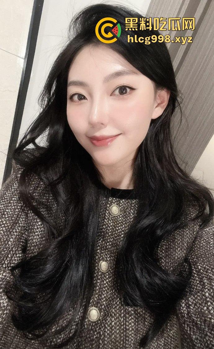 抖音1万粉丝小网红【偷走一头猪猪】！清秀女神转型黄播，啤酒瓶激情自慰，长腿裸舞跳得你直上头！-2