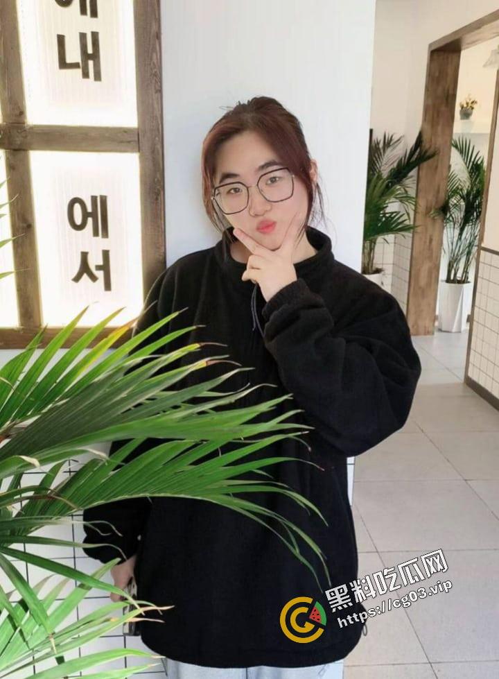 反差婊曝光 SOUL大学生约到的微胖母狗 有轻微性瘾 调教阀门极高-2