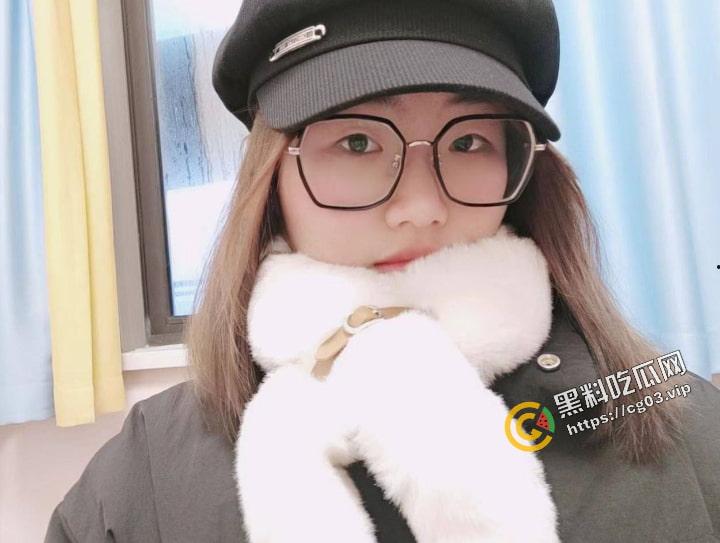 反差婊曝光 SOUL大学生约到的微胖母狗 有轻微性瘾 调教阀门极高-5