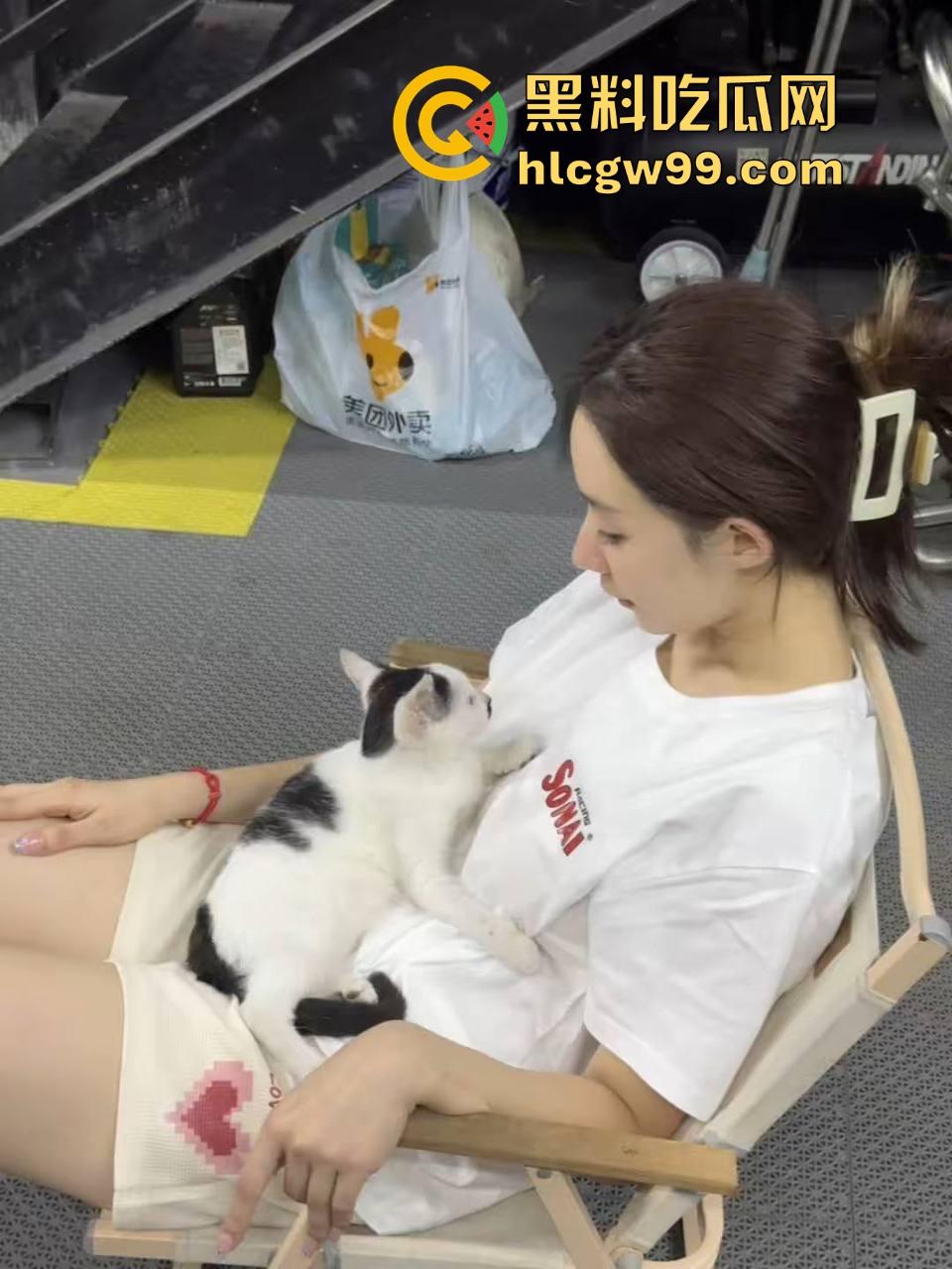 东莞英姿飒爽女骑士上演逆行惨剧，赛道飙车被撞飞数米， 当场休克被抬走！-11