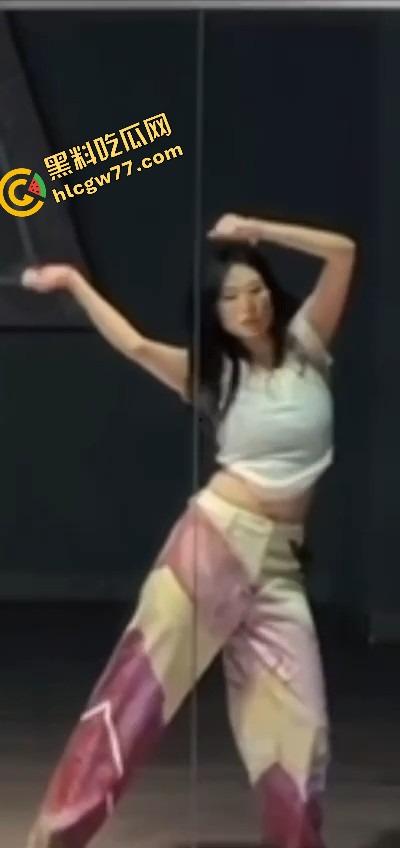 出国三年『赵瑞汝』从清纯小白花变成满级骚货，哥哥我不是处了但我会舔鸡巴了！-6