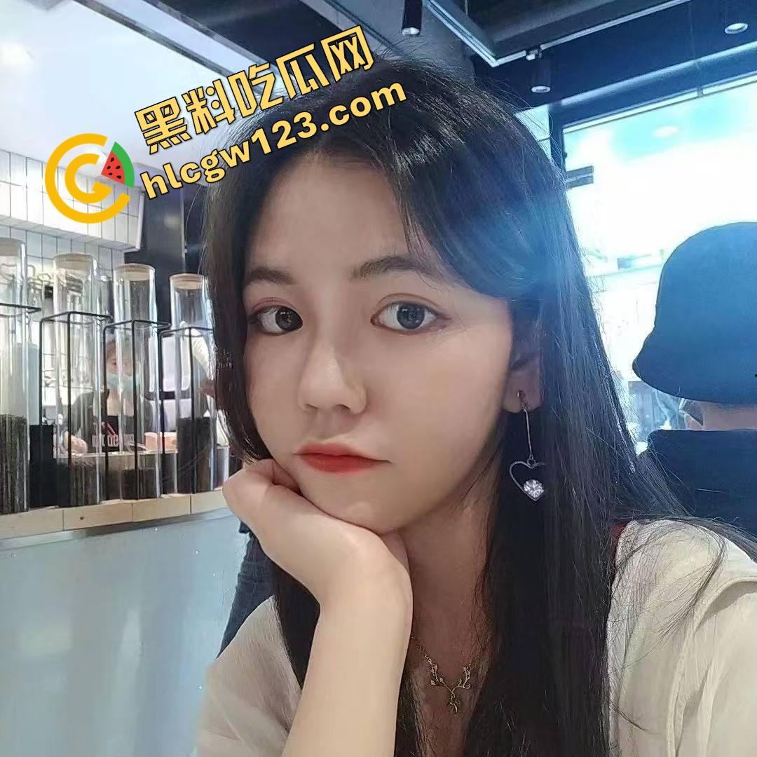 安徽淮南极品女大学生护士系【林冉然】遭金主大量泄密，撅着肥臀被金主各种姿势啪啪 真是骚极了！-3