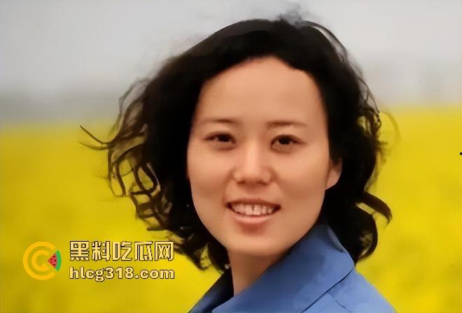 上海美女官员【金英丽】表面是人民爱戴的副主任，私下确是淫乱女魔头，随身携带安全套，随时能做爱！-12