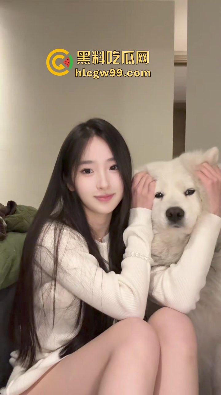 逆天炸裂反差母狗人兽交配!御姐骚鸡与自己宠物狗舌吻互舔亲嘴接吻,这是哪位兄弟转世成功了?-2