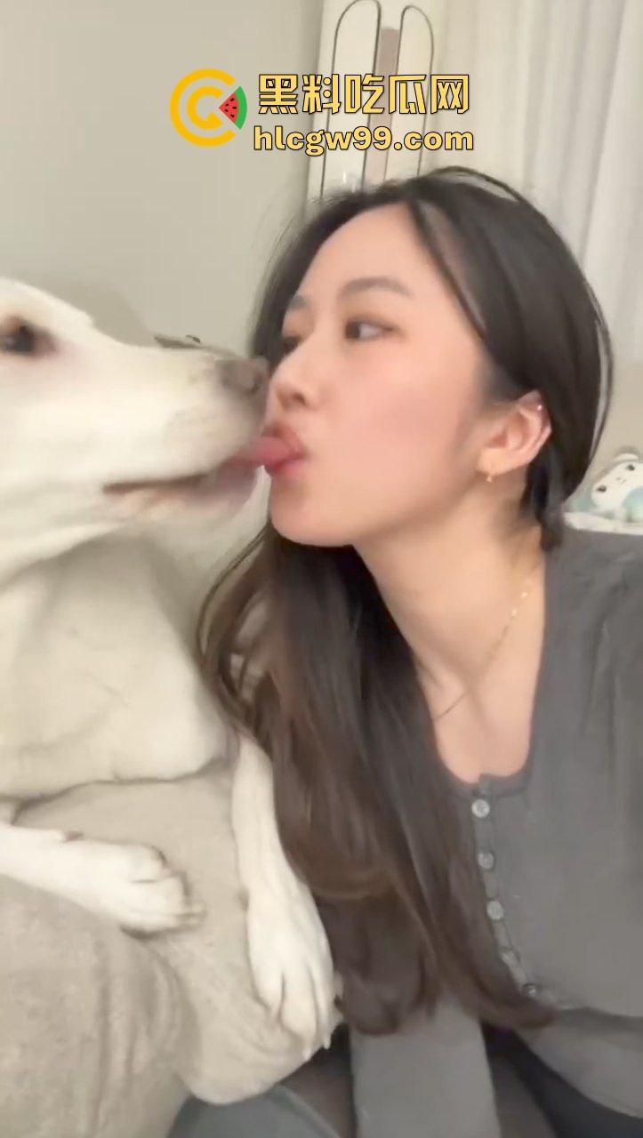逆天炸裂反差母狗人兽交配!御姐骚鸡与自己宠物狗舌吻互舔亲嘴接吻,这是哪位兄弟转世成功了?-4