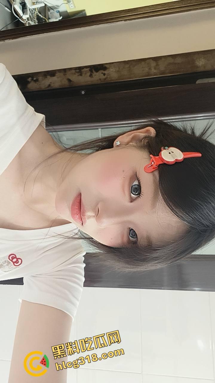 瓜友爆料室友带男朋友回宿舍,还以为没人直接床上疯狂猛操,结果我在角落全看光了床下目击全程!-2