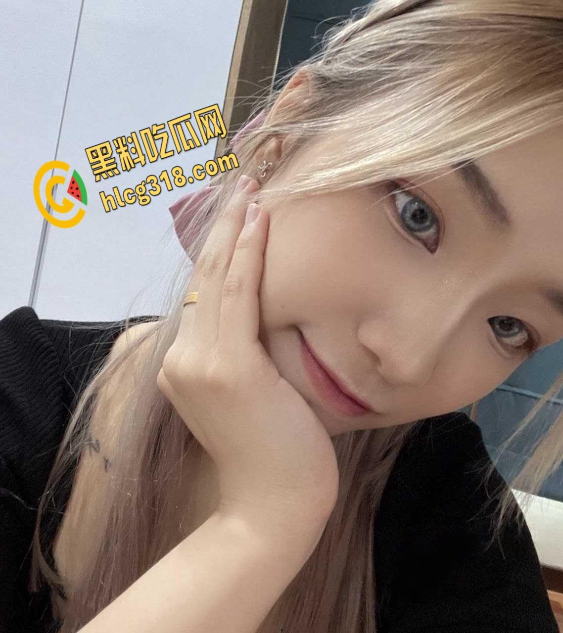 清纯美乳学生妹校外兼职，下海卖艺不卖身不做打炮，专一做半套这口活绝不绝？-1