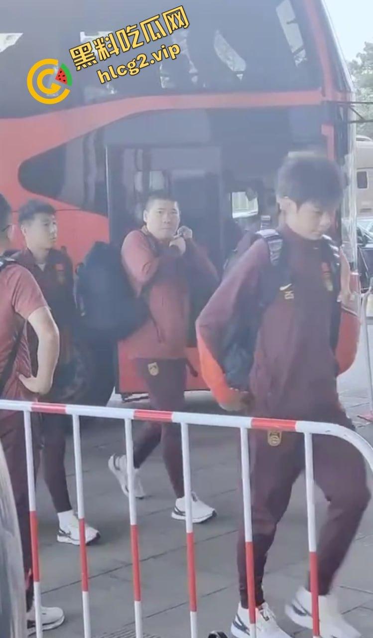 国足零蛋凯旋 “射门无力 购物给力” 惨输七球 仍能笑对人生-7