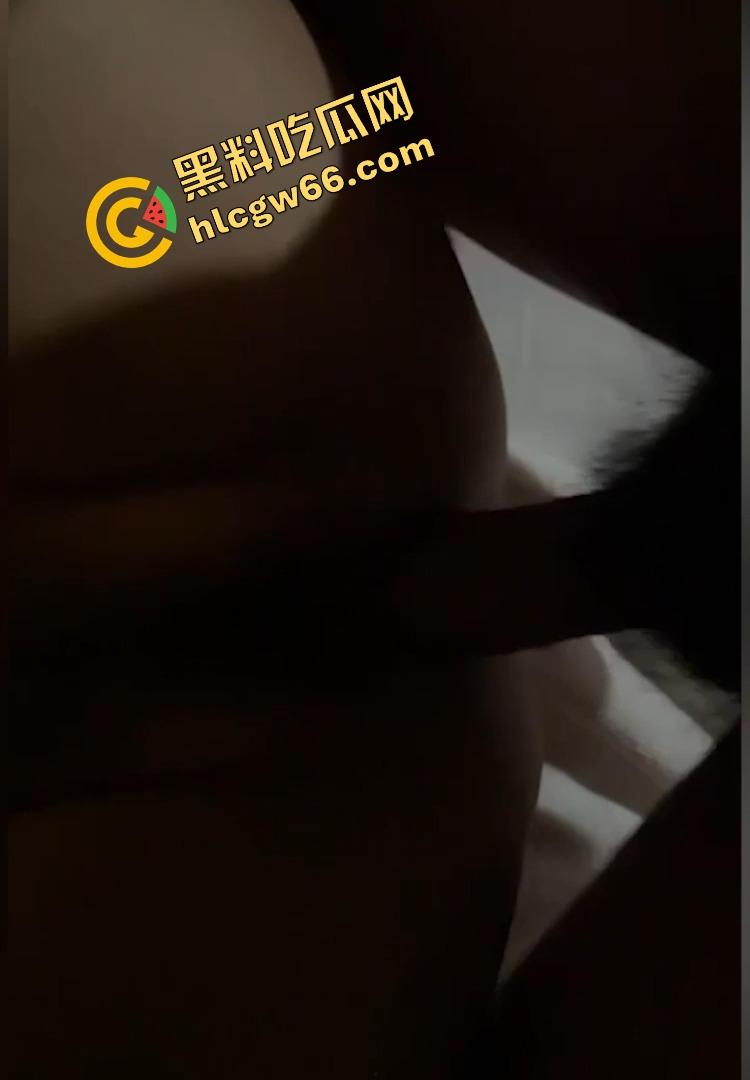 山东聊城反差教师【周红蕊】白天讲课人模狗样，晚上勾搭家长当胯下母狗，染了病还继续约炮，逼洞都发烫还不关门！-9