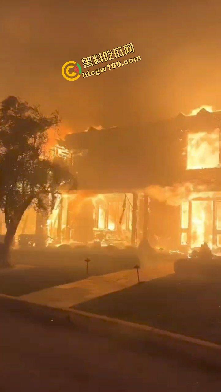 大规模火灾！美国加州山火肆虐，洛杉矶等多地区大火，富人区豪宅化为灰烬！直击火灾现场！-9
